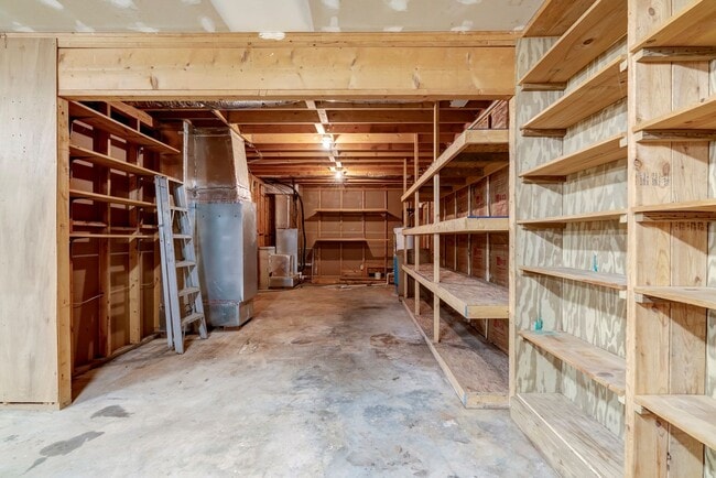 Building Photo - This WATERFRONT-FULLY FURNISHED-ALL INCLUSIVE HOME IS READY FOR YOU.