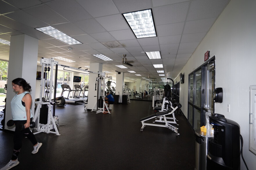 Building Photo - 19370 Collins Ave