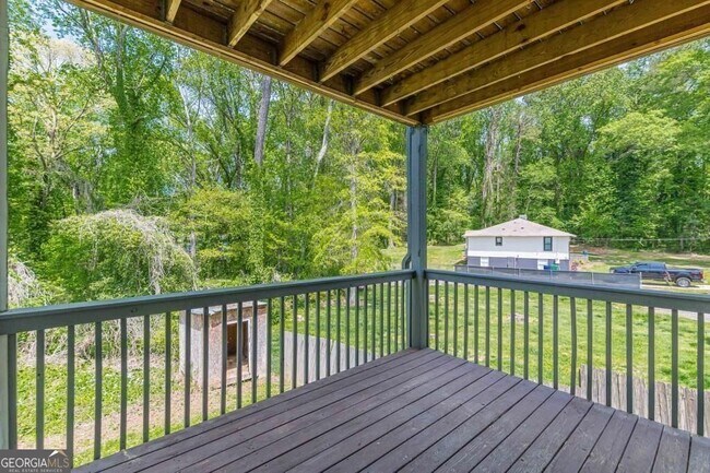 Building Photo - 1410 Eastland Rd SE