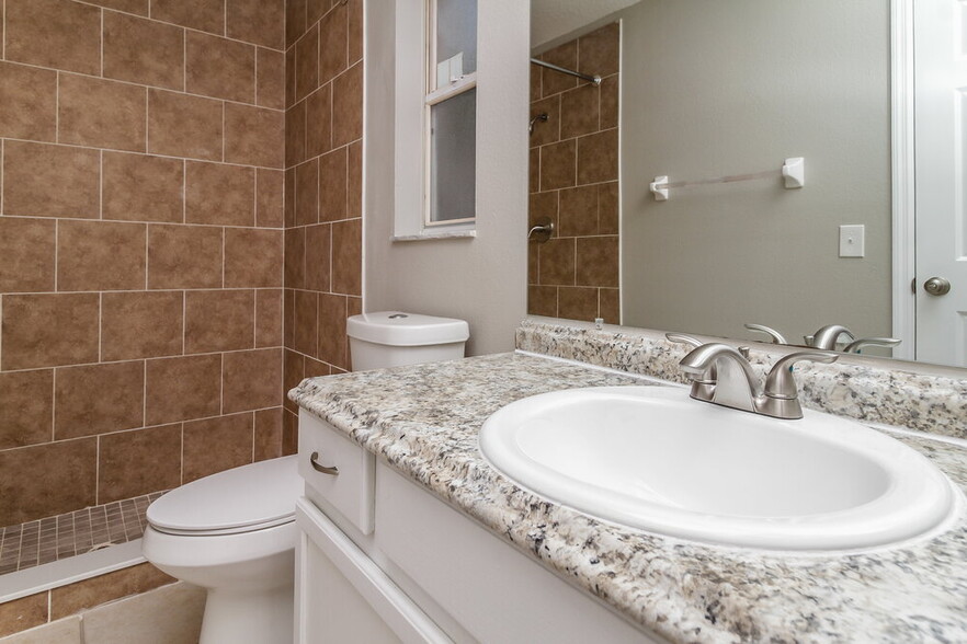 Building Photo - 1525 Sunset View Cir