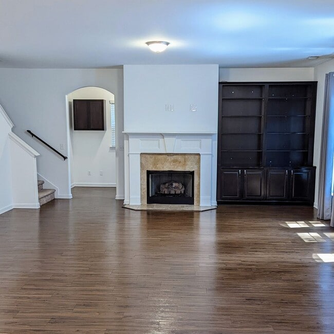 Building Photo - Beautiful 4 Bedroom Home in Palmetto Pointe