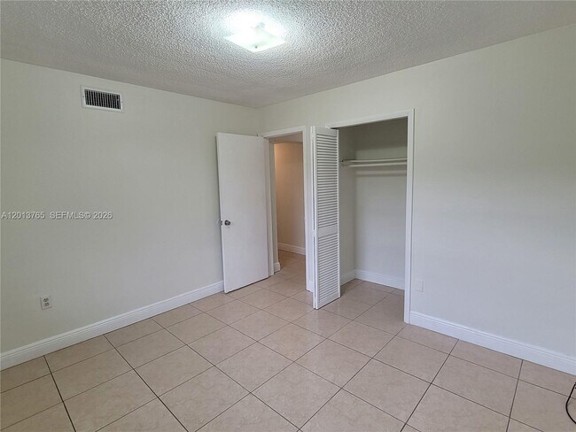 Building Photo - 3425 SW 89th Ave