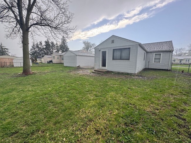 Building Photo - House available for rent