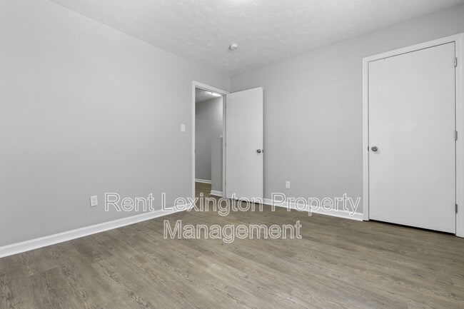 Building Photo - 1649 Foxhaven Dr