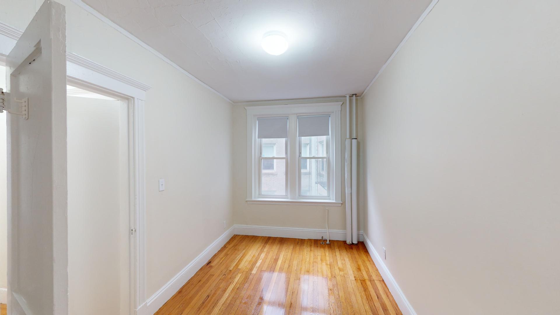 Building Photo - 235 Park Dr