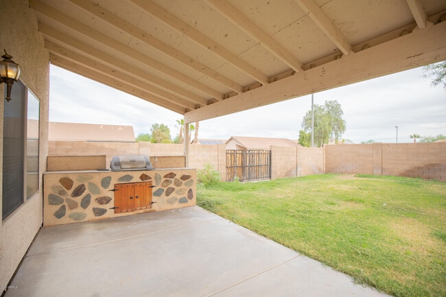 Building Photo - 18033 N Skyhawk Dr