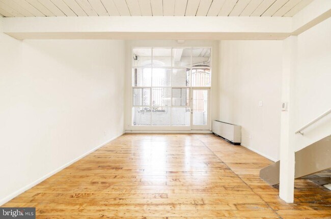 Building Photo - 1329 Lombard St