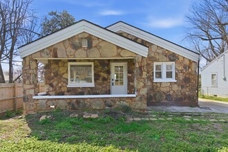 Building Photo - 1440 E Locust St