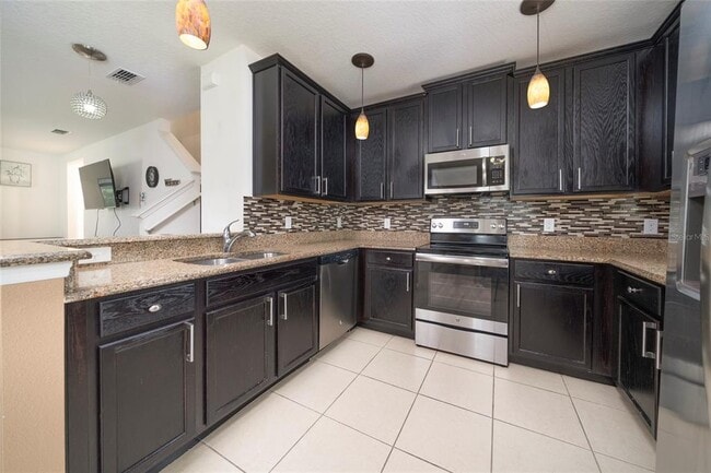 Building Photo - 212 Primrose Dr