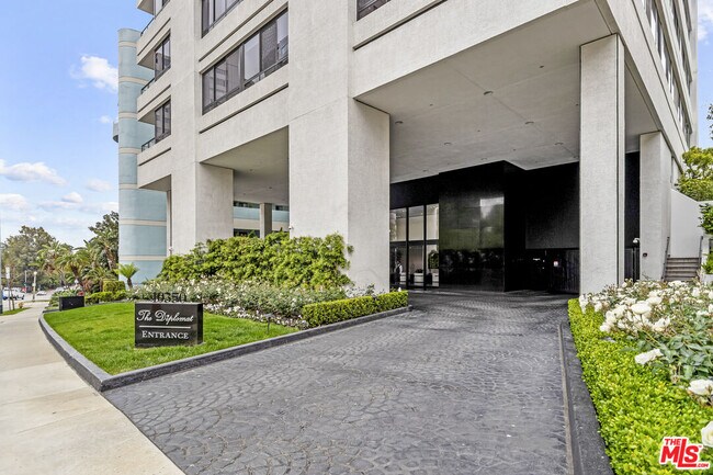 Building Photo - 10350 Wilshire Blvd