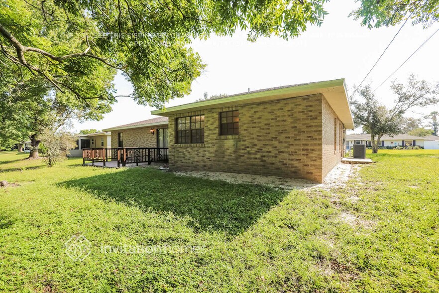 Building Photo - 1056 Galgano Ave