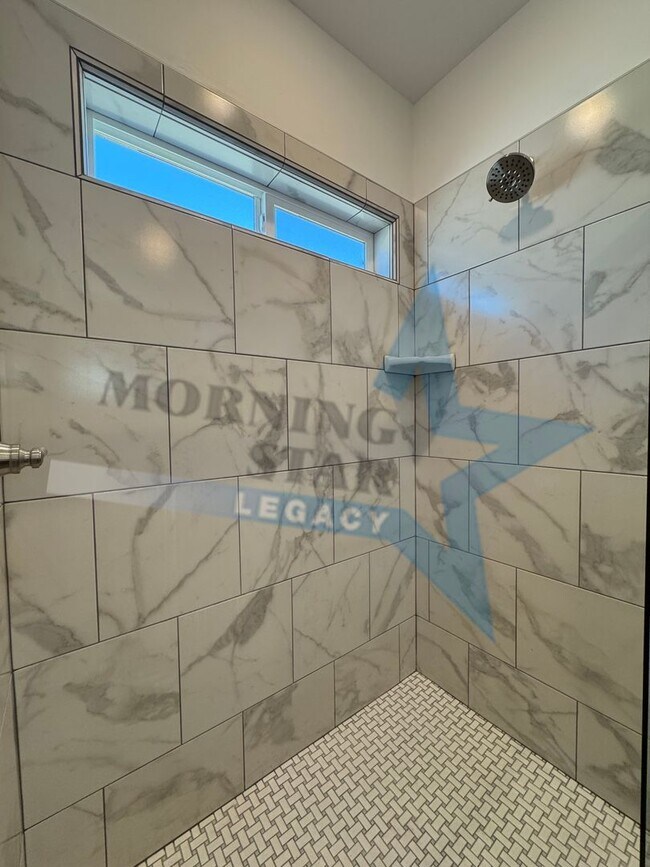 Building Photo - Newer Construction - Move in Ready!