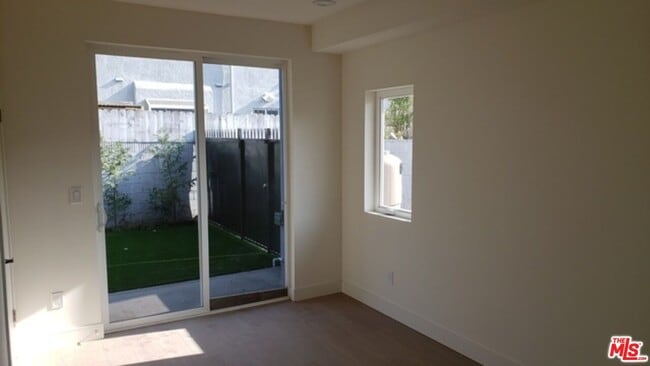 Building Photo - 2406 S Dunsmuir Ave