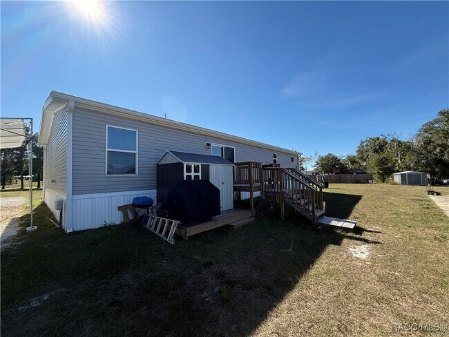 Building Photo - 5469 W Grovepark Rd