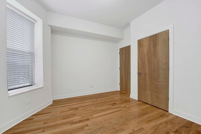 Building Photo - 118 E 57th St