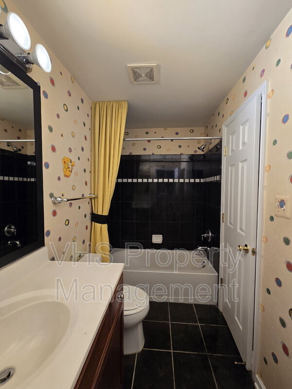 Building Photo - 2520 Post Oak Dr