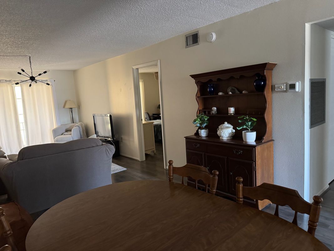 Building Photo - 3719 Lake Bayshore Dr