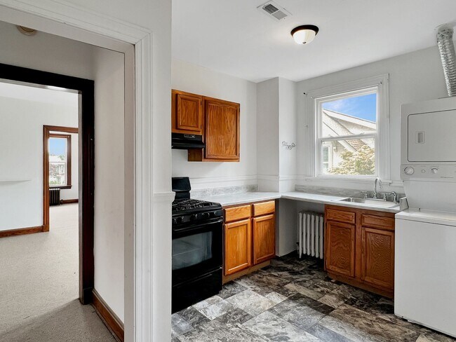 Building Photo - 2806 Hawthorne Ave