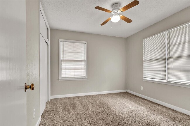 Building Photo - 2228 SW 61st Terrace