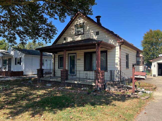 Primary Photo - Northend Spacious 3 bedroom 1 bath with Large accessible ramp!