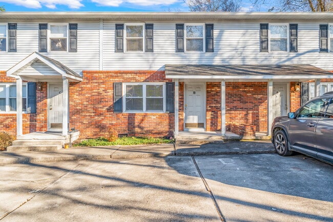 Building Photo - 302 Wakefield Rd