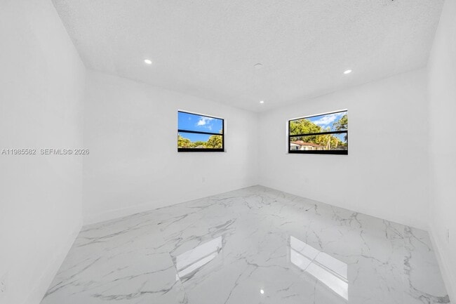 Building Photo - 6172 SW 44th St