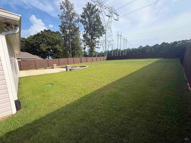 Building Photo - 521 Edgarton Way