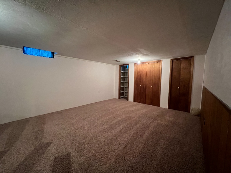 Building Photo - 7412 Warren W