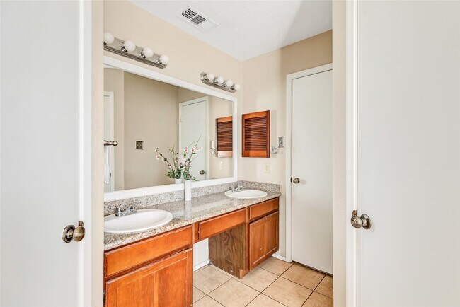 Building Photo - 7214 Dogwood Trail Dr