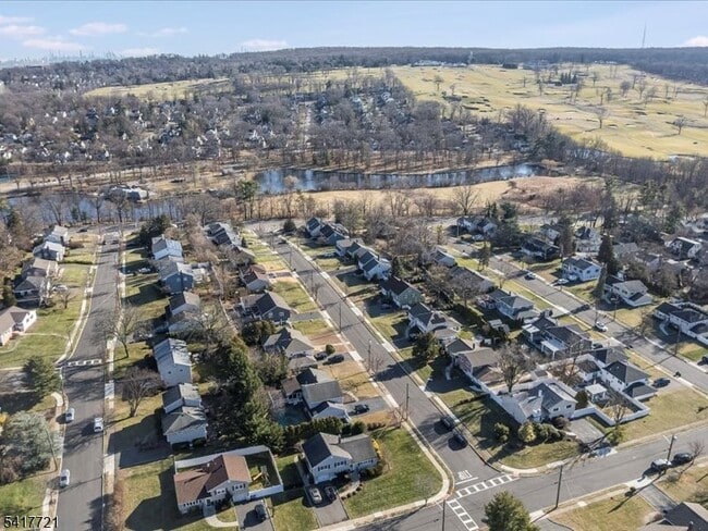 Building Photo - 15 Windemere Rd