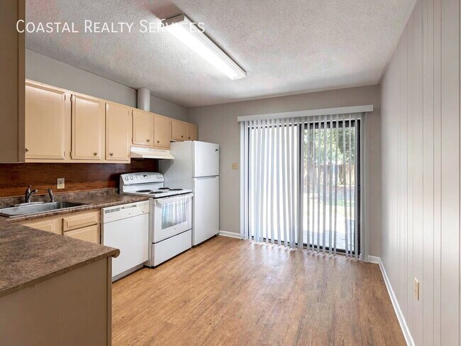 Building Photo - 1009 Hondo Ave