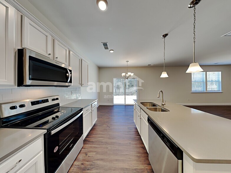 Building Photo - 7112 Garrett Ct