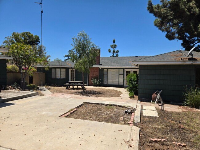 Building Photo - Large home near SDSU available 08/01/2026.