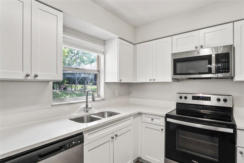 Building Photo - 801 Chess Pl