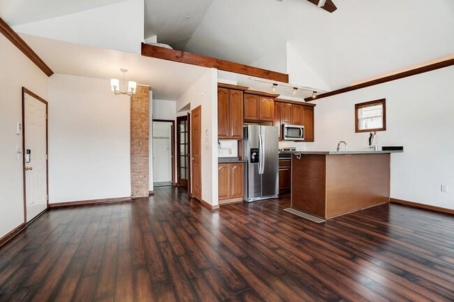 Building Photo - One Bedroom Loft in Covington!!