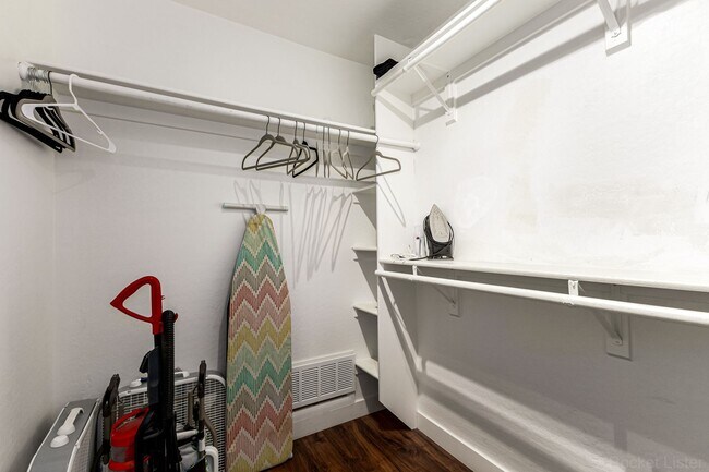 Building Photo - STUNNING 4 bed/2 bath Scottsdale Home- FURHISHED or UnFURNISHED