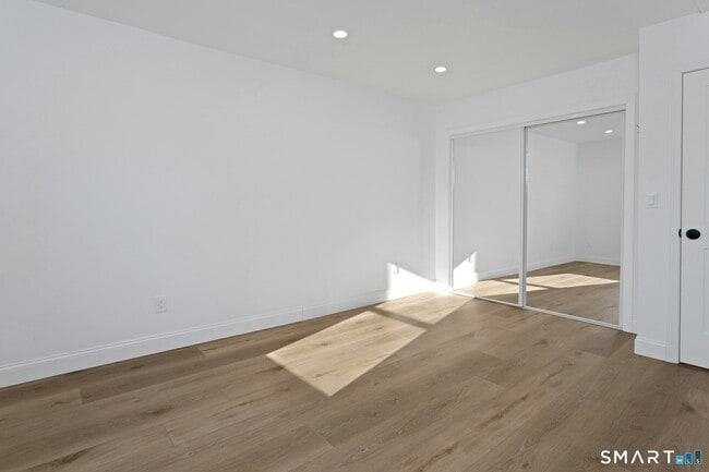 Building Photo - 70 Archer Ln