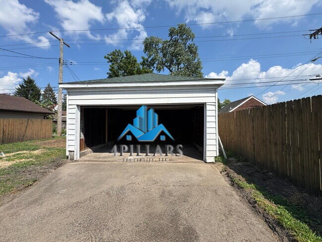 Building Photo - 7435 Jackson Ave