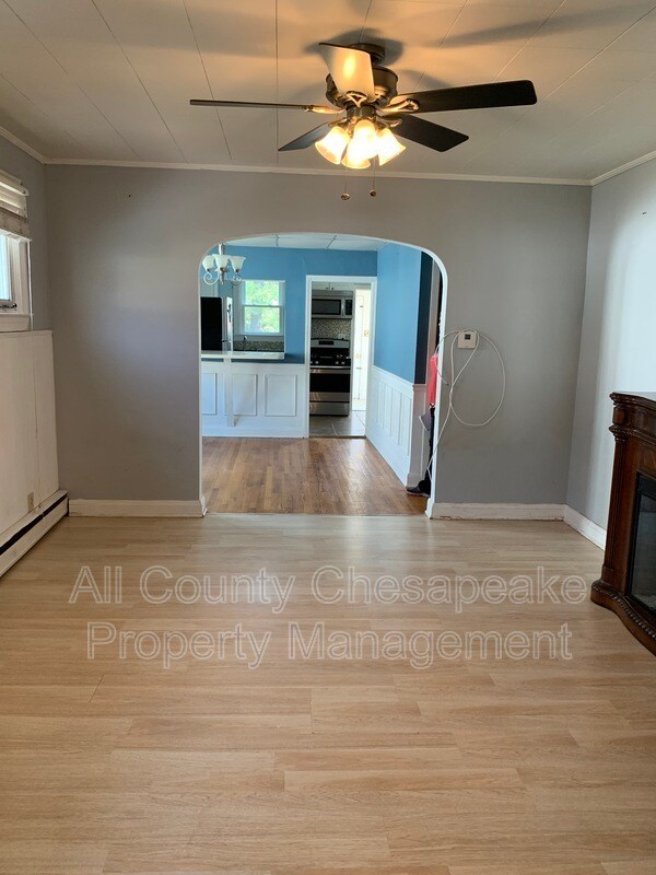 Building Photo - 5825 Westwood Ave