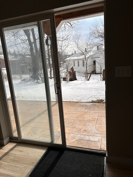 Building Photo - 1093 NY-19