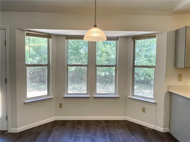 Building Photo - 2305 Darnell Dr