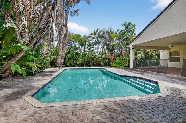 Building Photo - 3511 NW 4th Ave