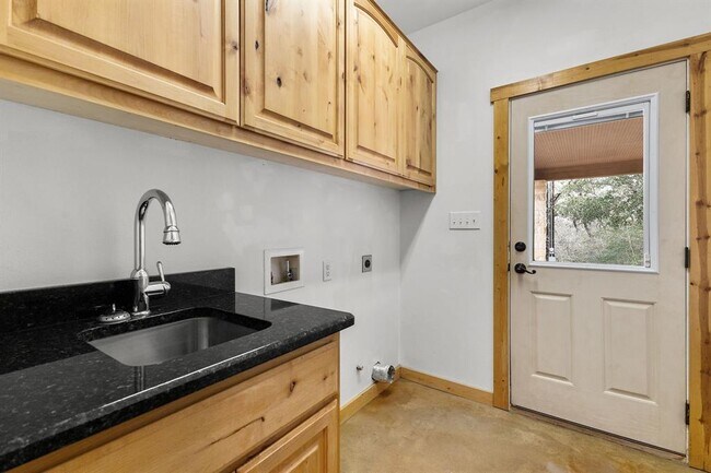 Building Photo - 116 Cascade Trail