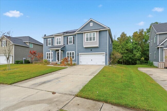 Building Photo - Welcome to Your Ideal Home: Where Luxury a...