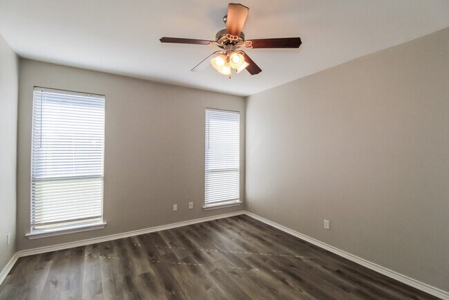 Building Photo - 3205 Stonecrop Trail