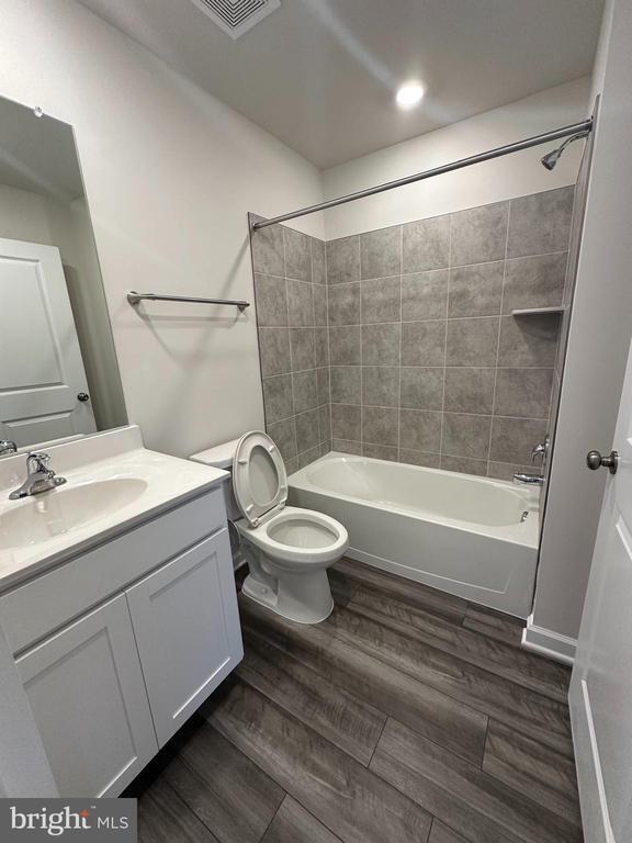 Building Photo - 327 Sandy Btm Cir