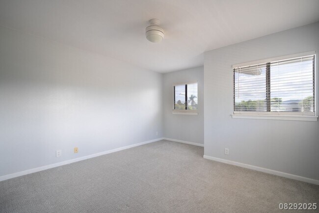 Building Photo - Spacious 3BR/2.5BA Mililani Townhome – $4,...