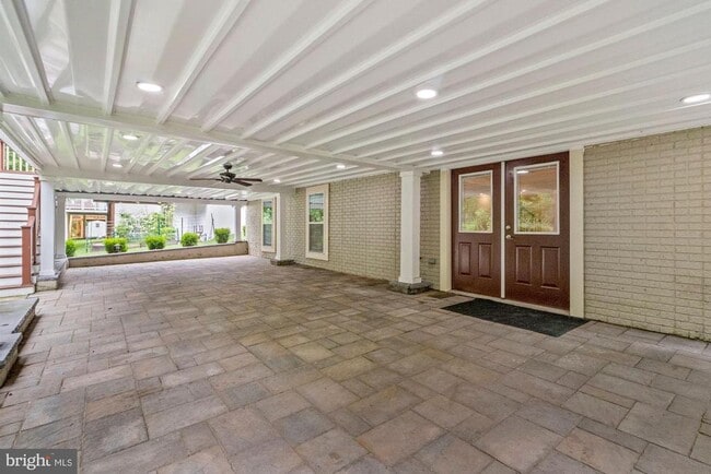 Building Photo - 6212 Lilac Bush Ln