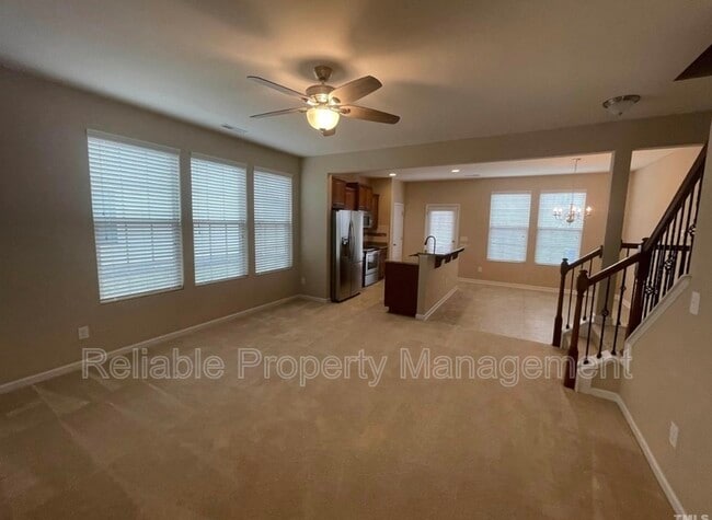 Building Photo - 1015 Grand Ridge Dr