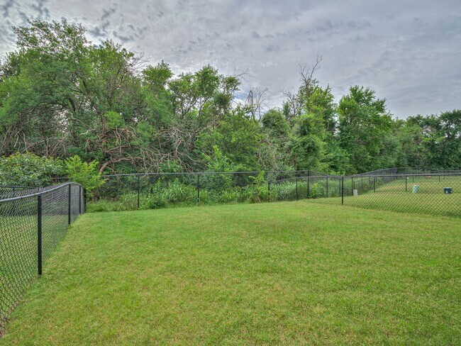 Building Photo - 5800 Campbell Creek Dr